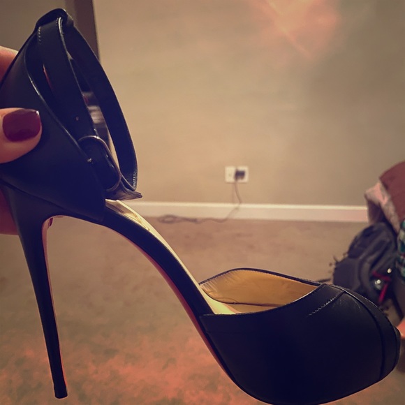 Louboutin heels - Picture 2 of 5